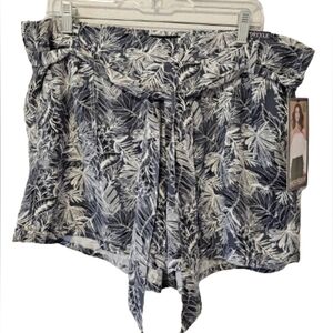 Soundstyle Easy Fit Belted Rayon Shorts Women's Size XL NWT